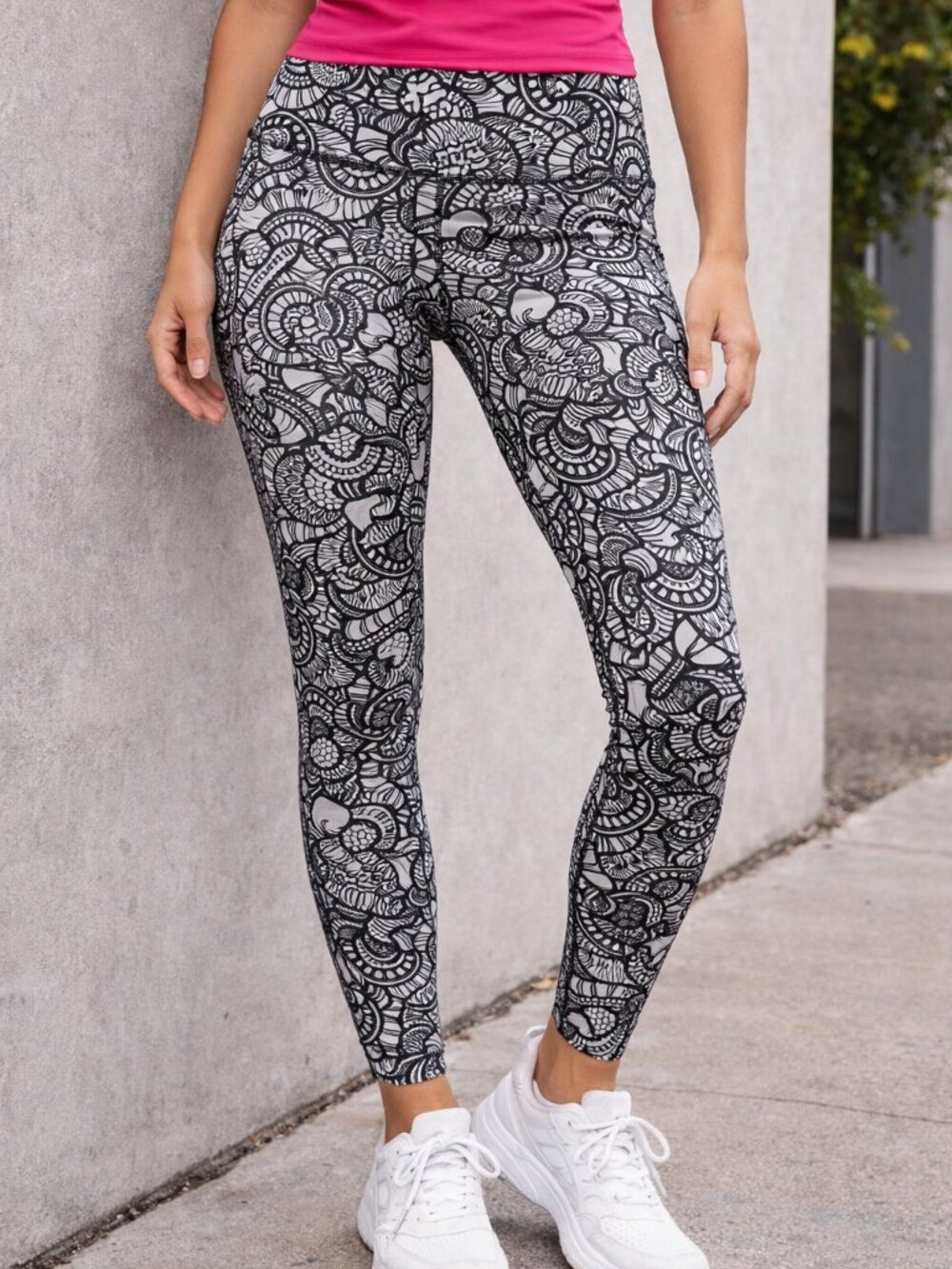 Kyodan Black & White Mandala Print Leggings